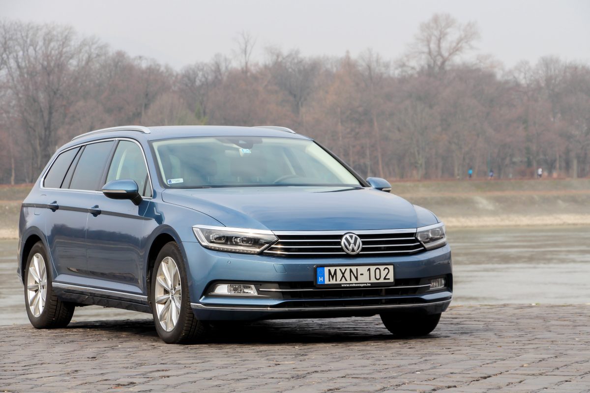 VOLKSWAGEN PASSAT