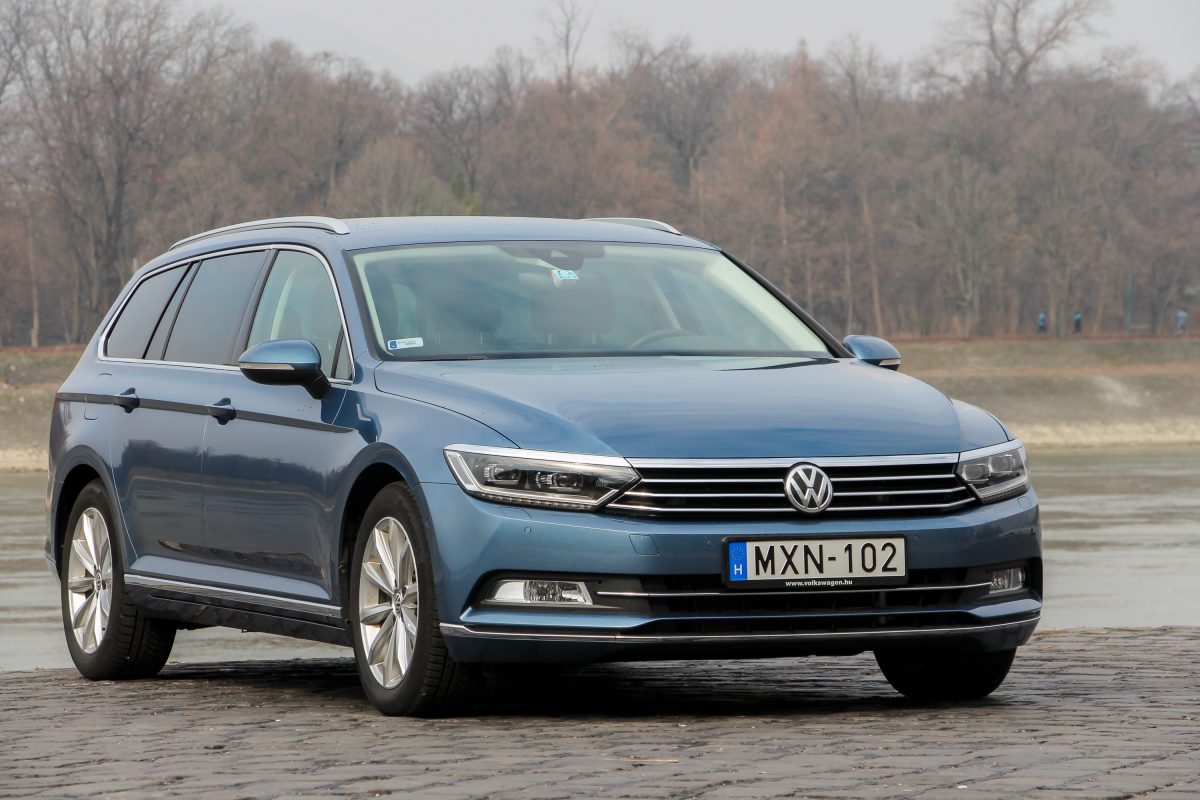 VOLKSWAGEN PASSAT