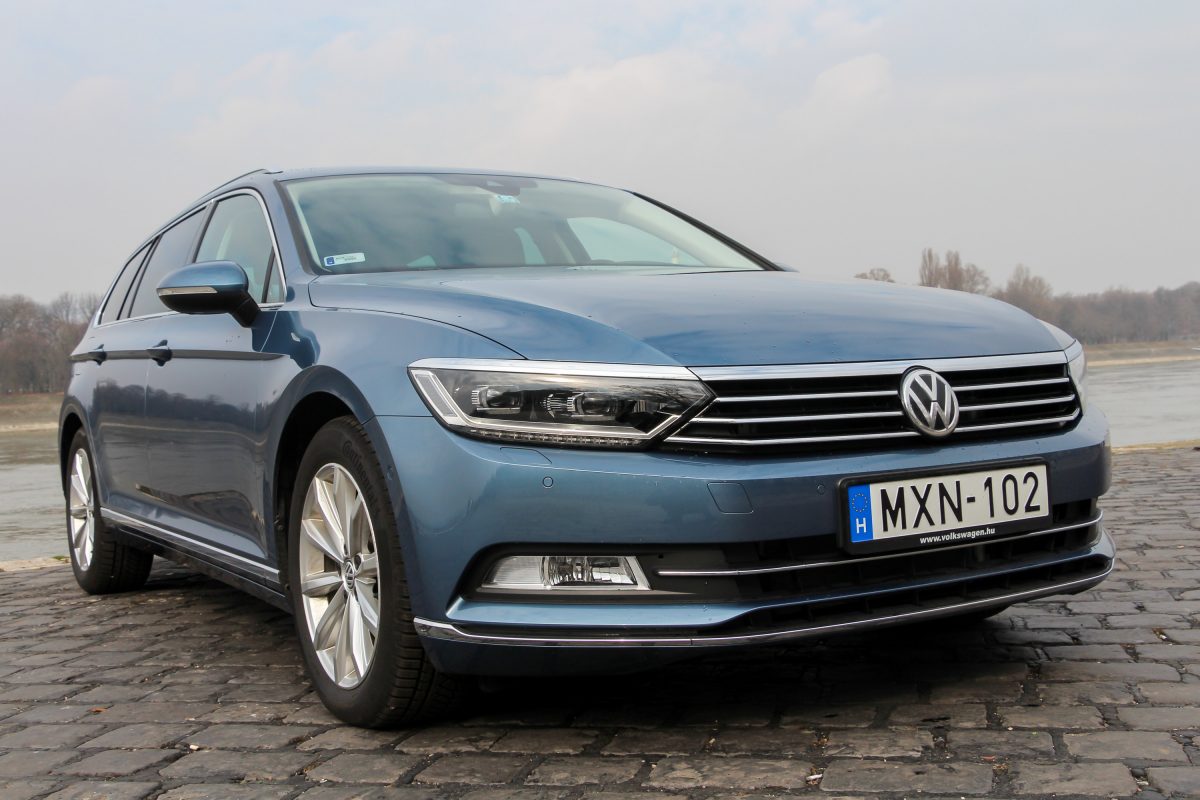 VOLKSWAGEN PASSAT