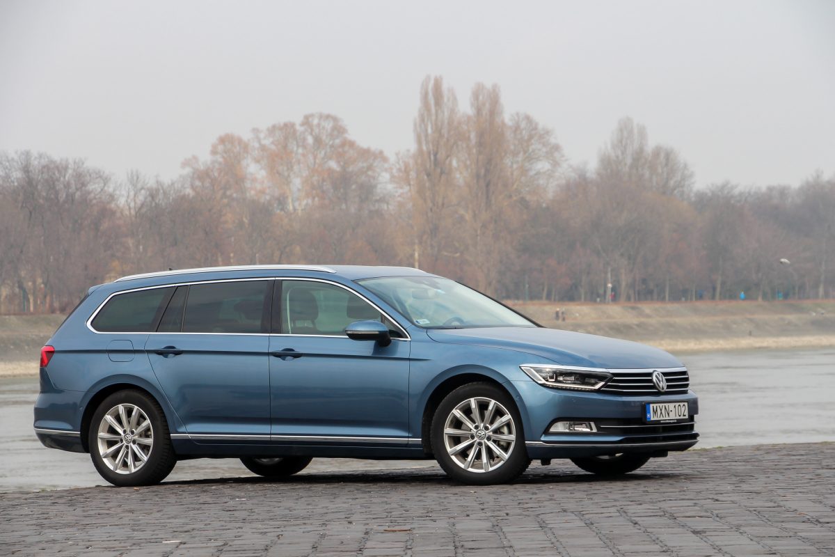 VOLKSWAGEN PASSAT
