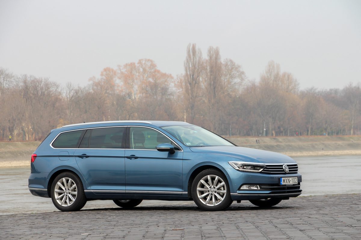 VOLKSWAGEN PASSAT