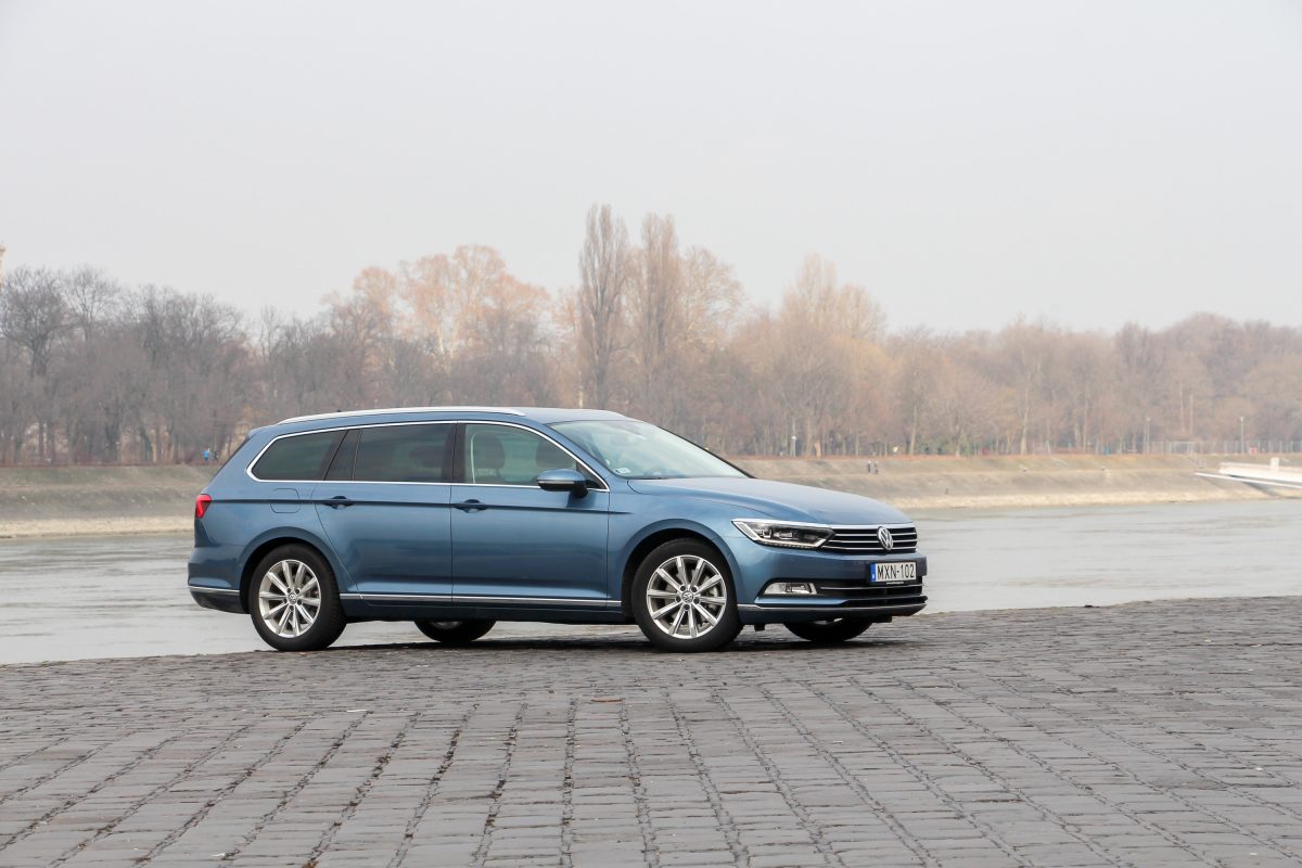 VOLKSWAGEN PASSAT