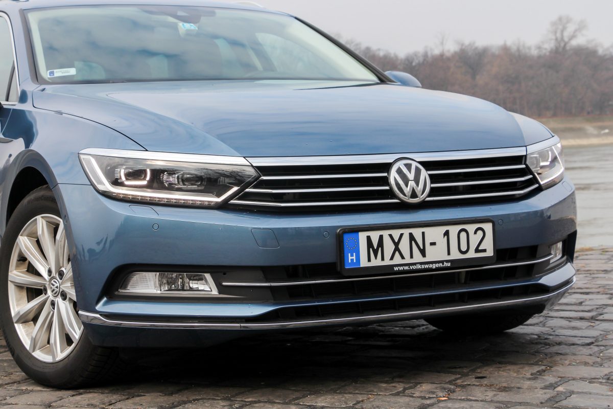 VOLKSWAGEN PASSAT