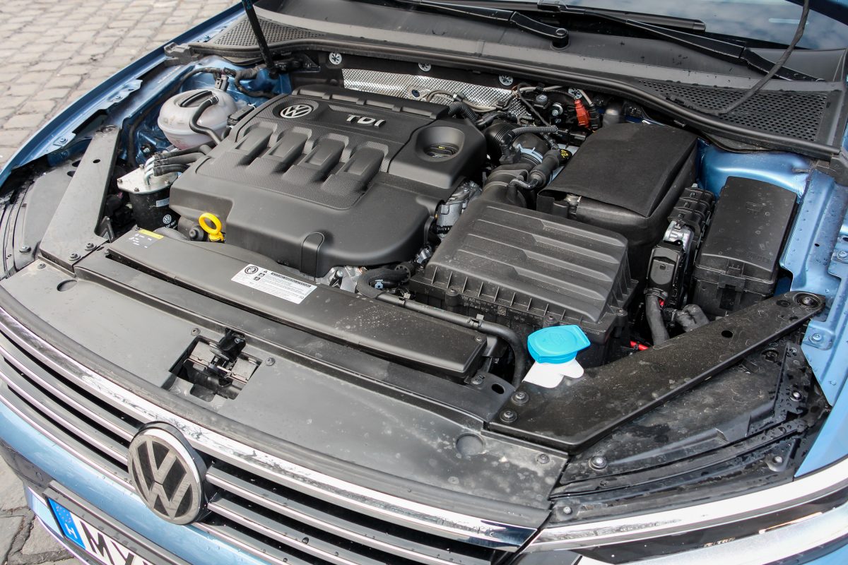 VOLKSWAGEN PASSAT