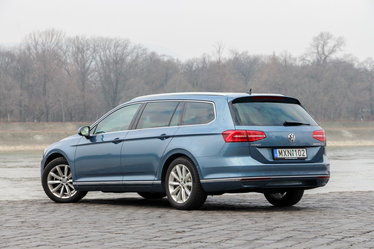 VOLKSWAGEN PASSAT