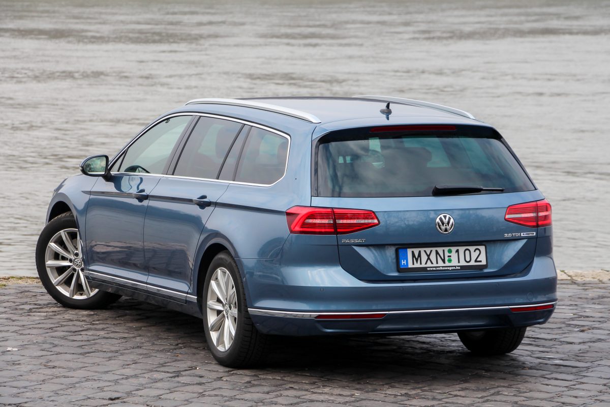VOLKSWAGEN PASSAT
