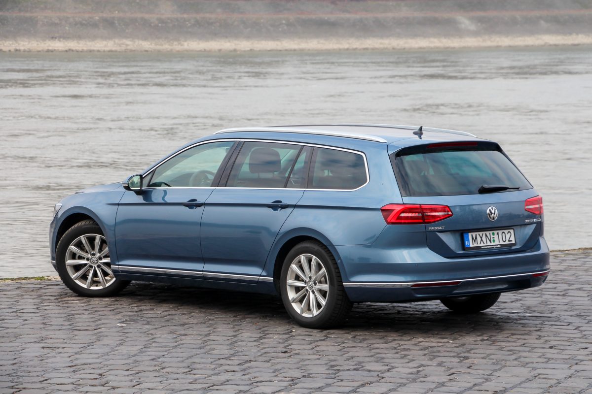 VOLKSWAGEN PASSAT