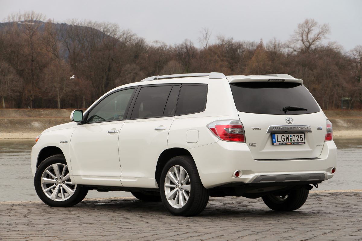 TOYOTA HIGHLANDER