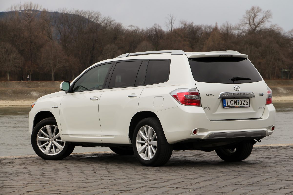 TOYOTA HIGHLANDER