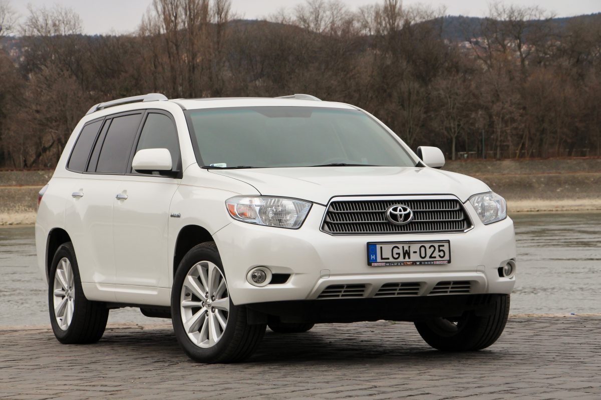 TOYOTA HIGHLANDER