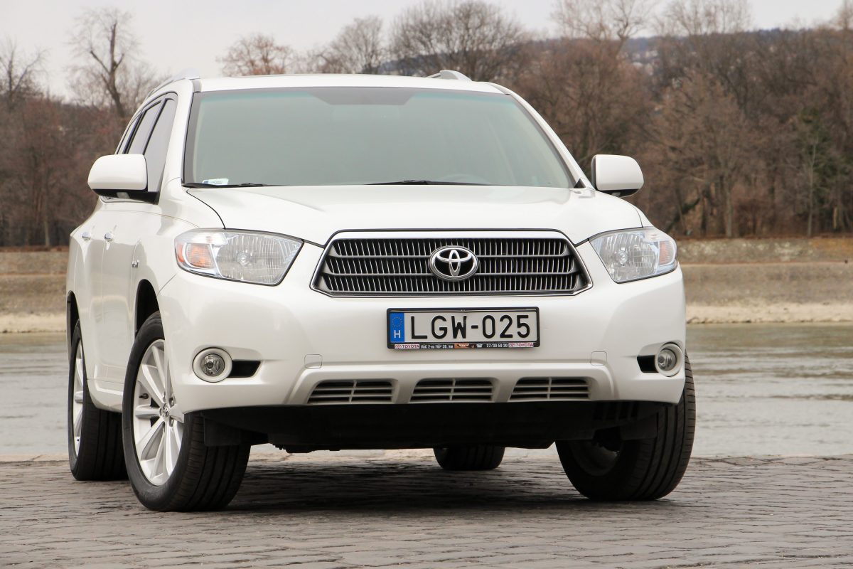 TOYOTA HIGHLANDER