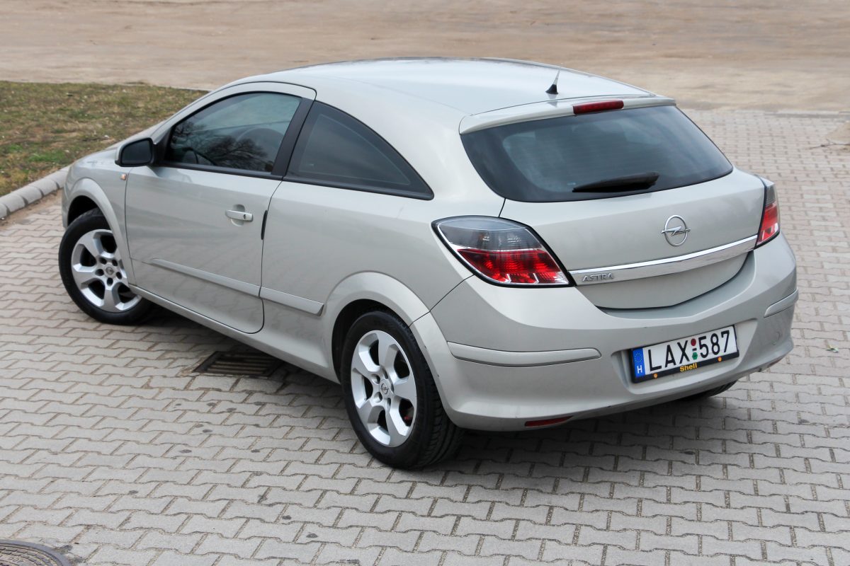 OPEL ASTRA H