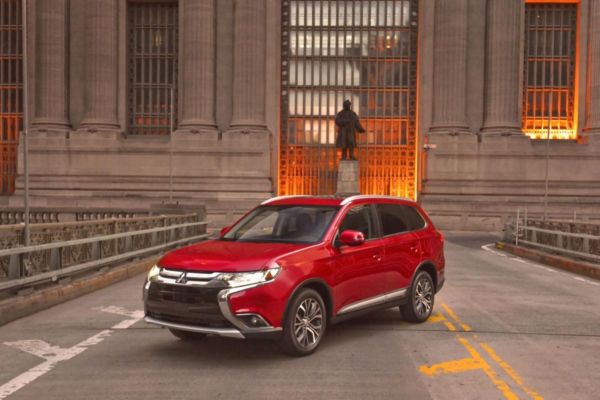 MITSUBISHI OUTLANDER