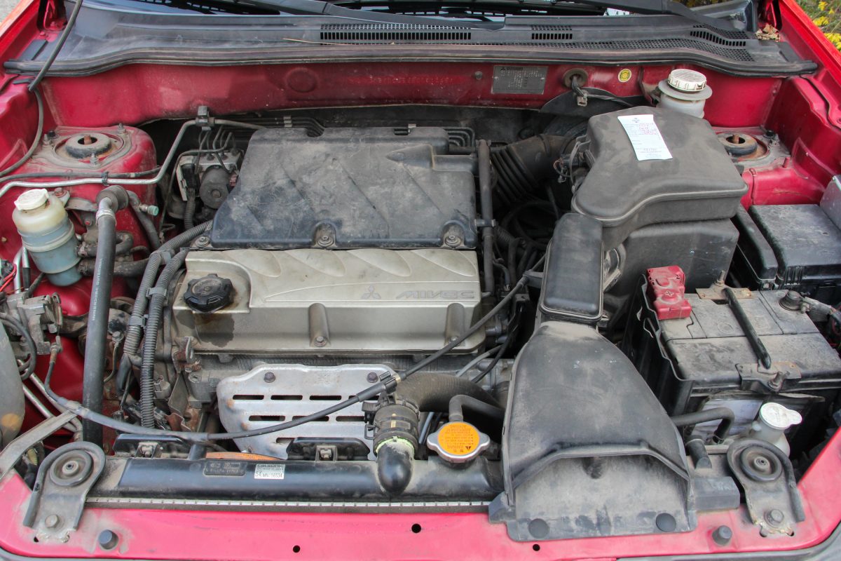 MITSUBISHI OUTLANDER