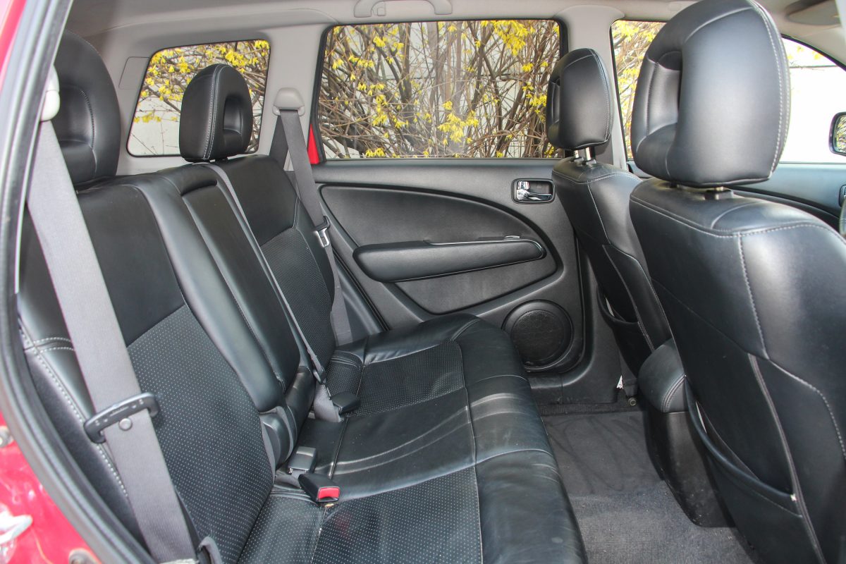 MITSUBISHI OUTLANDER