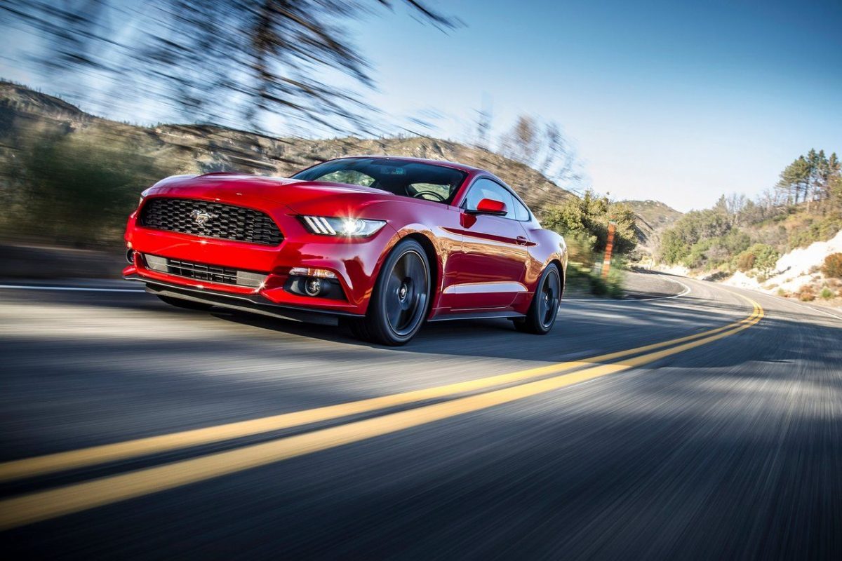 FORD MUSTANG