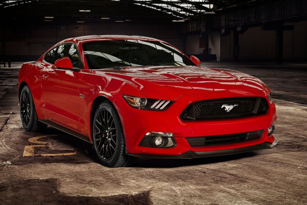 FORD MUSTANG