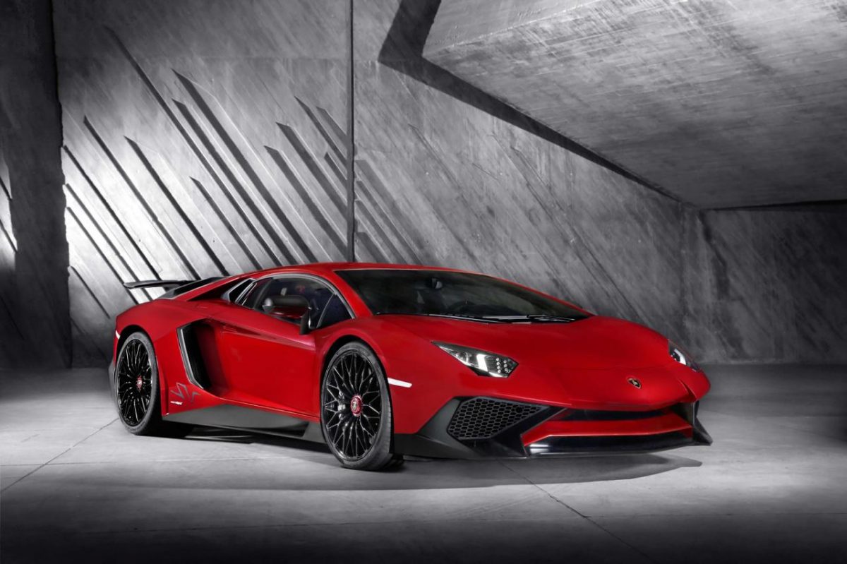 LAMBORGHINI AVENTADOR