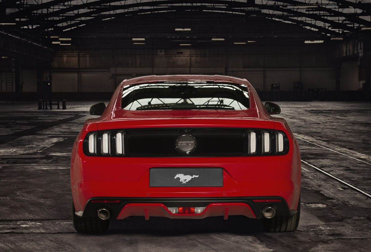 FORD MUSTANG