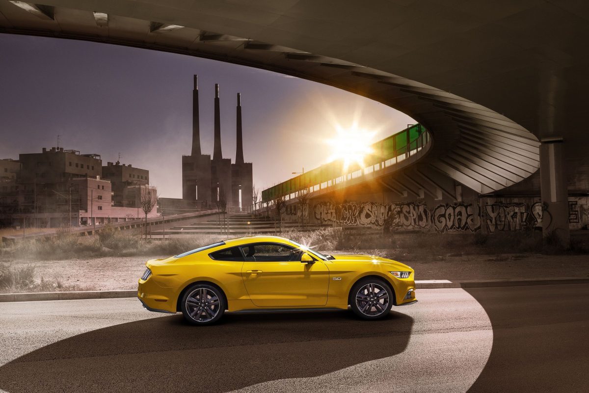 FORD MUSTANG