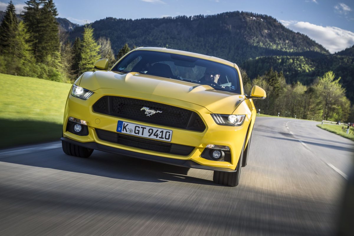 FORD MUSTANG