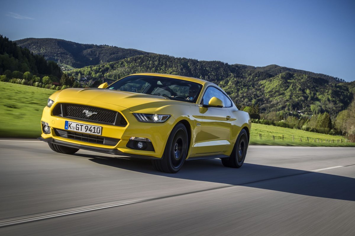 FORD MUSTANG