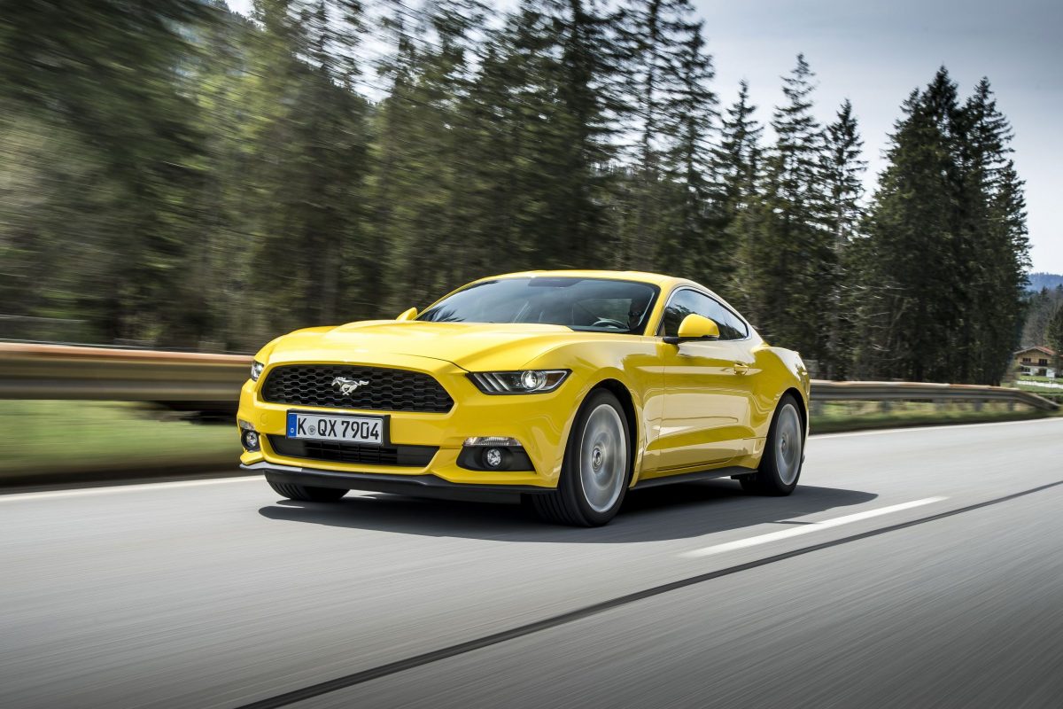 FORD MUSTANG