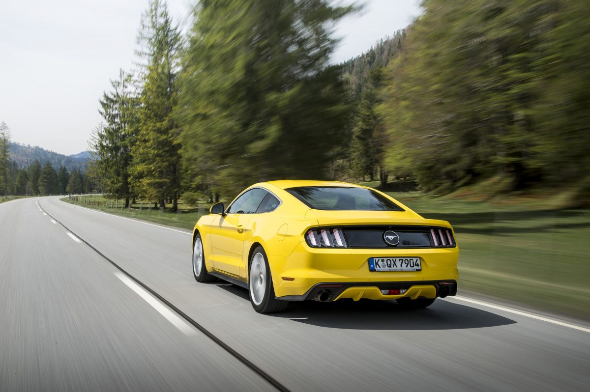 FORD MUSTANG