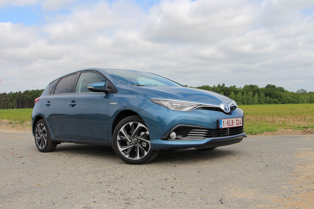 TOYOTA AURIS