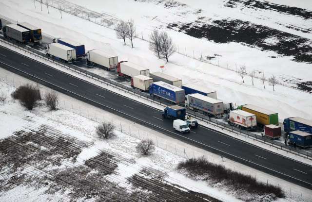 Mire figyeljünk télen autópályán?