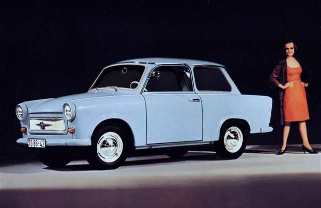 Autók a kék ködből – az élet ma egy kétüteművel