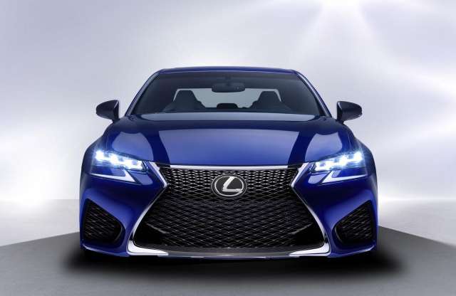 Ellenfél a BMW M5-nek: 467 lovas GS F a Lexustól