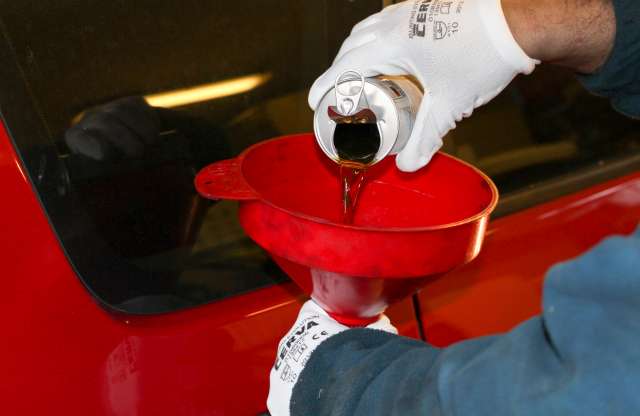 Ettől a naftától vajon tényleg szebben jár a korosabb dízel?