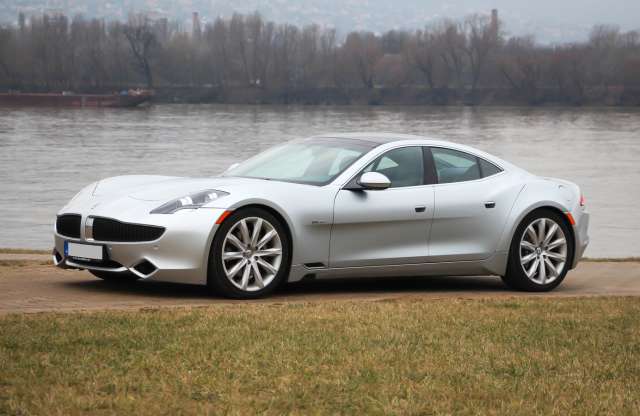 A Tesla ehhez képest tucatautó - örömkör a Fisker Karmával