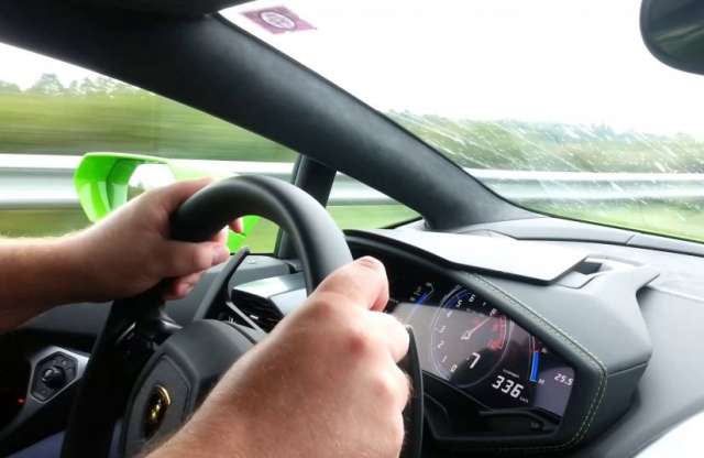 Elrettentő videó: baleset 330 km/óra felett az M7 autópályán