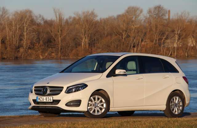 Hogy ez mennyivel jobb autó lett! Mercedes-Benz B 200 teszt