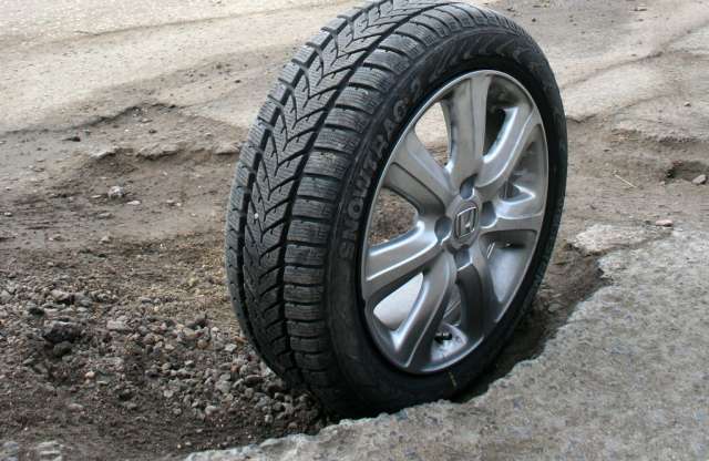 Újra ezres nagyságrendben támadnak a kátyúk