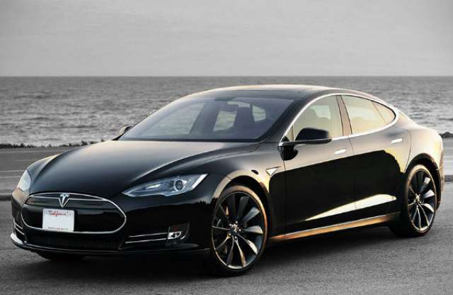 Még durvábban gyorsul a Tesla P85D S