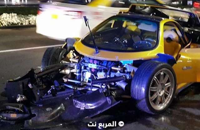 Ismét szupersportautó tört rommá, ezúttal egy Pagani Zonda