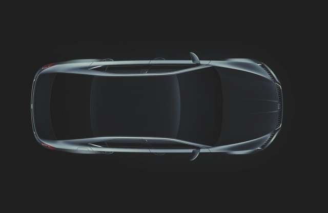 Teljes alakos képen az új Skoda Superb