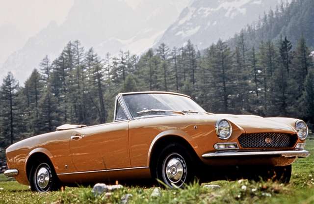 Feltámadhat Fiat 124 Sport Spider