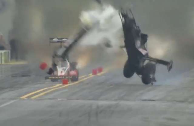 450 km/óránál szakadt ketté a dragster