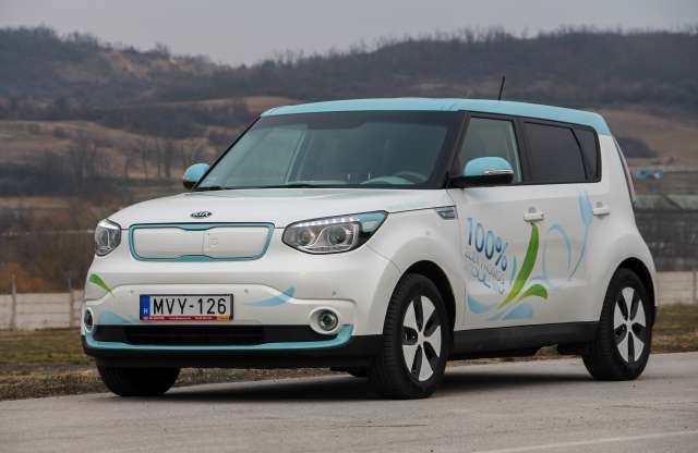 Csomagpolitikában erős - teszten a Kia Soul EV