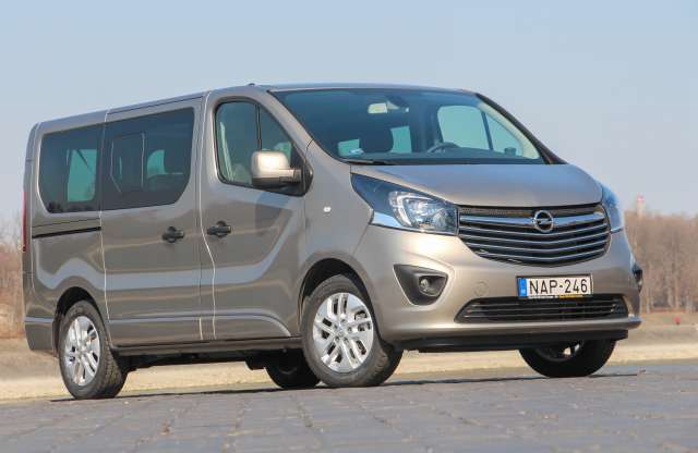 Nagy arc, kicsi motor – jó kombináció? Opel Vivaro Tour teszt