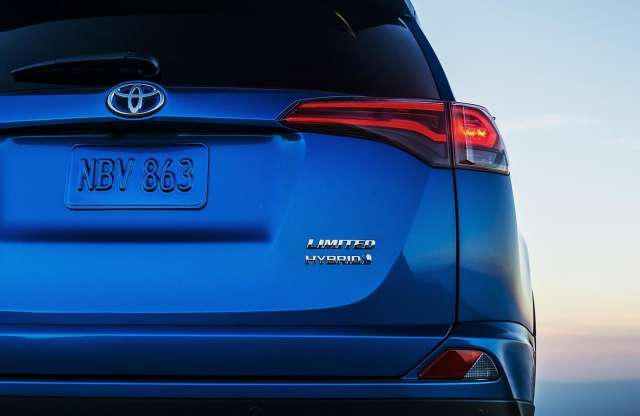 Jön a Toyota RAV4 hibridváltozata