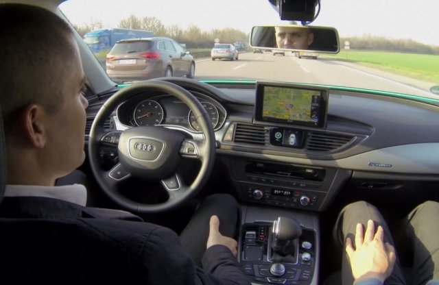 Videón az Audi robotpilótája