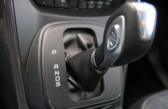 11 fokozatú váltó érkezhet a Fordokba