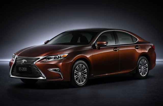 Ráncfelvarrást kapott a Lexus ES