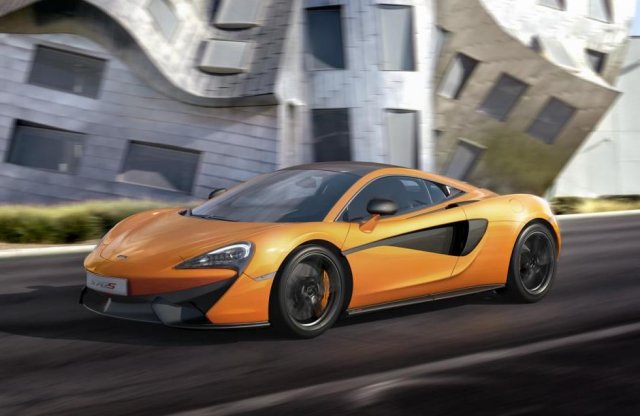 Az FIA GT4 sorozatához fejlesztene autót a McLaren