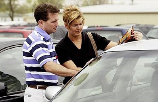 Politika, pénz, foci és autók – ezekhez ugye mindenki ért?